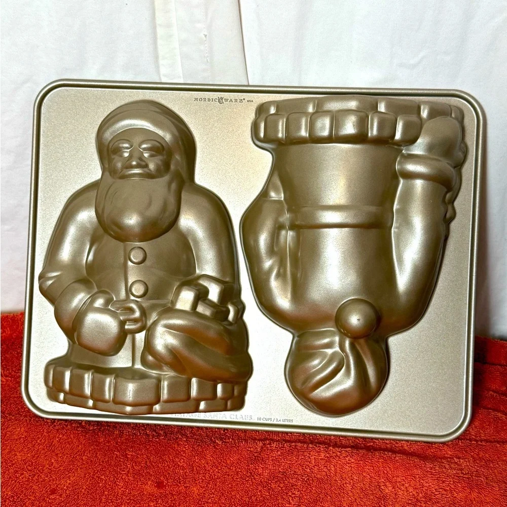 Nordic Ware 10 Cup‎ Santa Claus Cast Aluminum Cake Pan Platinum Collection